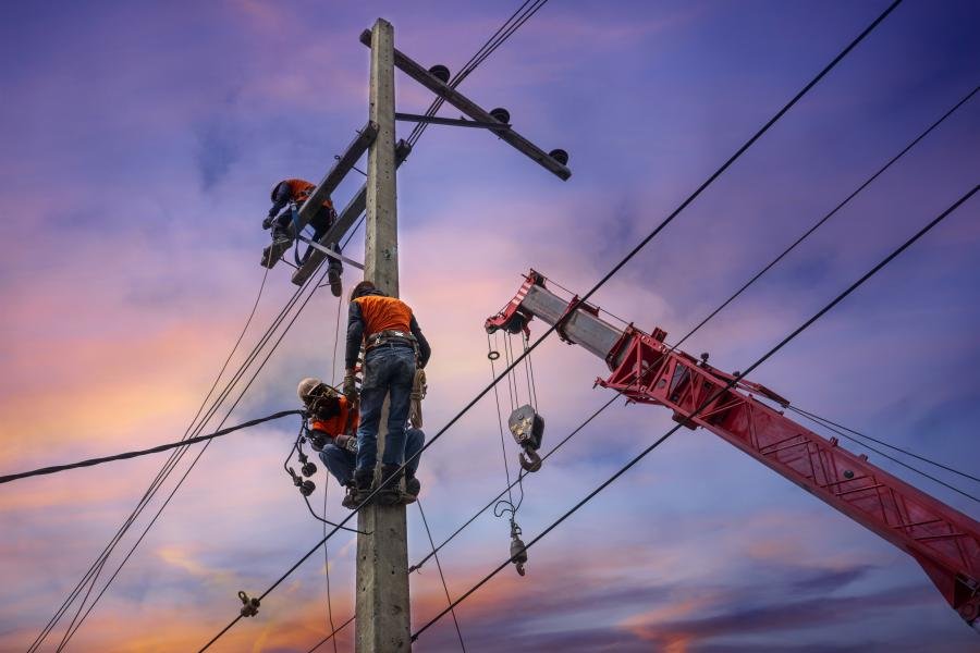 Construction of Overhead Power Lines under the MAREP Project for ESCOM